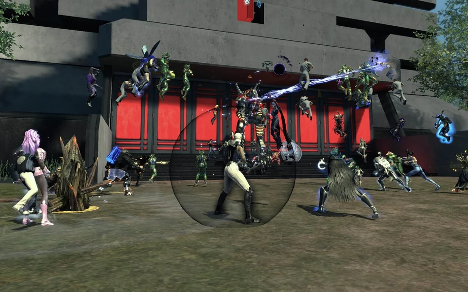 Players battling the Giant Robot.jpg